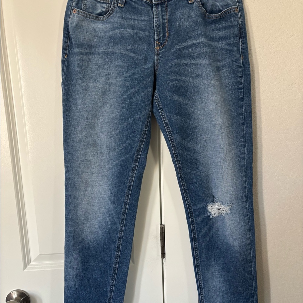 Old Navy Women's Distressed Blue Straight Leg Jeans